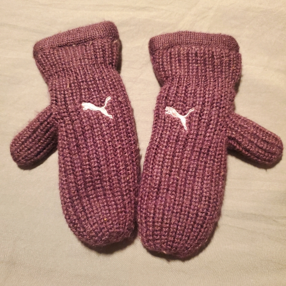 Puma warm purple mittens